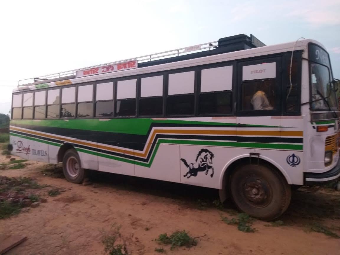 Fatehpur Travels car 3